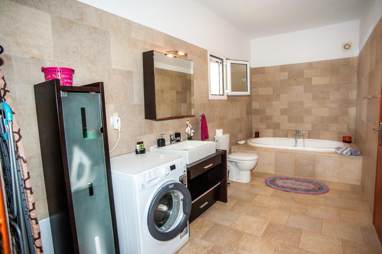 Nikos Apartments Spacious And Panoramic 아르고스톨리온 외부 사진